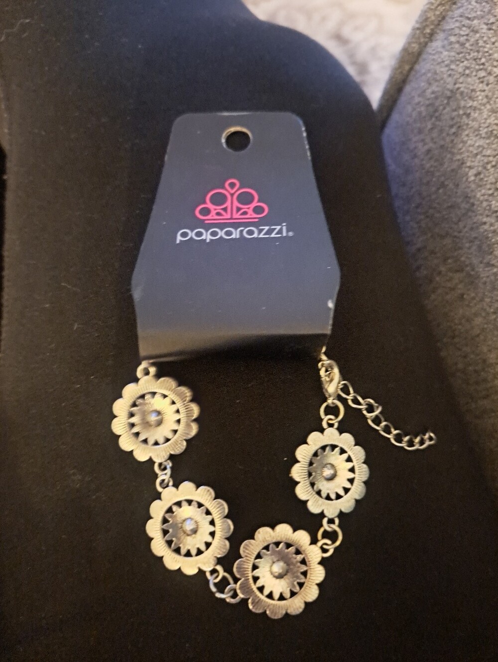 Paparazzi Silver Floral Medallion Link Bracelet
